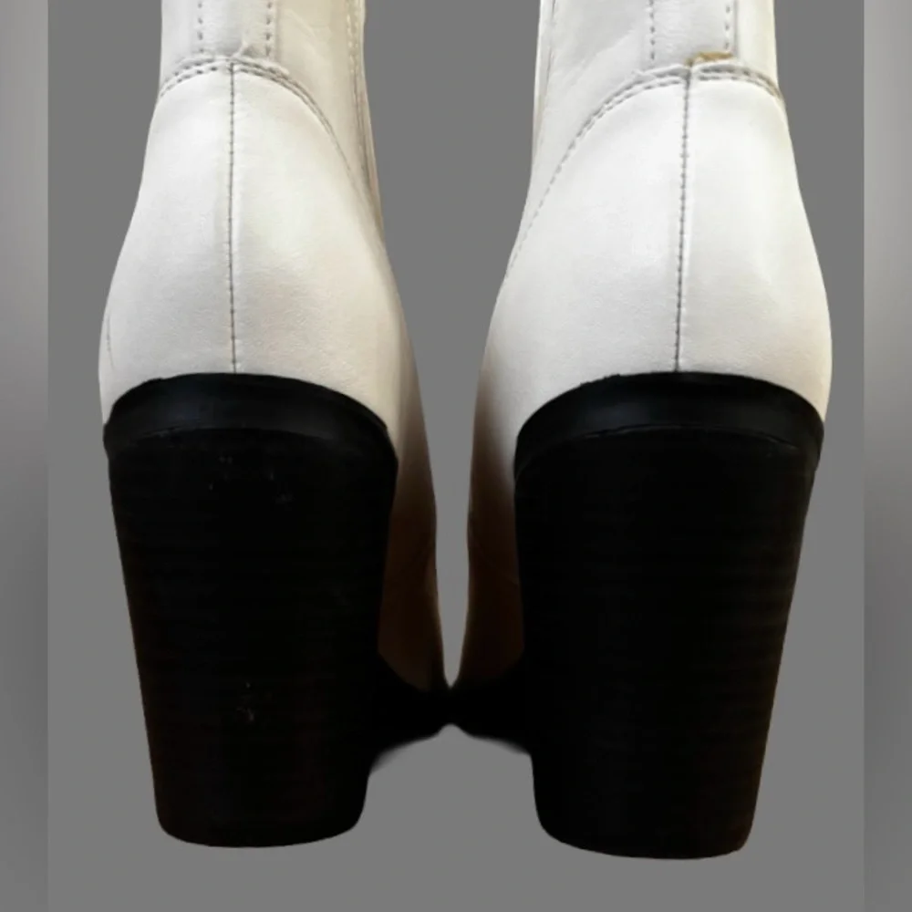 Marc Fisher Carves 100% wht lthr 3.5” cuban stckd heel ankl boots SZ 10 coastal